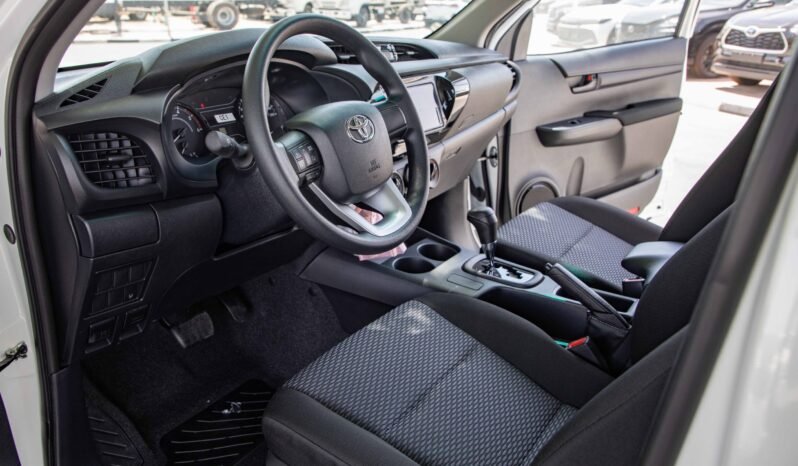 
								2025 Toyota Hilux D/C 4WD DSL DLX-G A/T full									