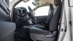 
										2025 Toyota Hilux D/C 4WD DSL DLX-G A/T full									