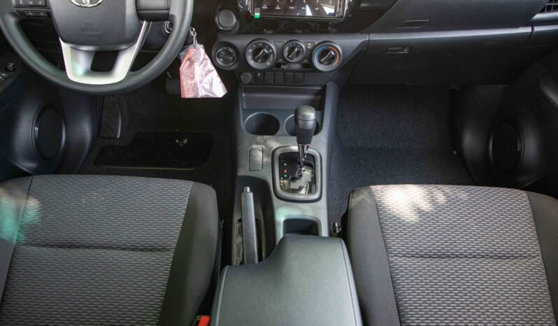 
								2025 Toyota Hilux D/C 4WD DSL DLX-G A/T full									