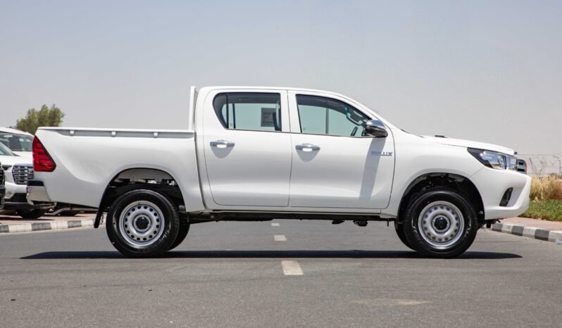 
								2025 Toyota Hilux D/C 4WD DSL DLX-G A/T full									