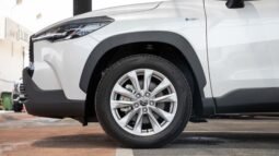 
										2025 Toyota Corolla Cross Elite 2.0L HEV FWD full									