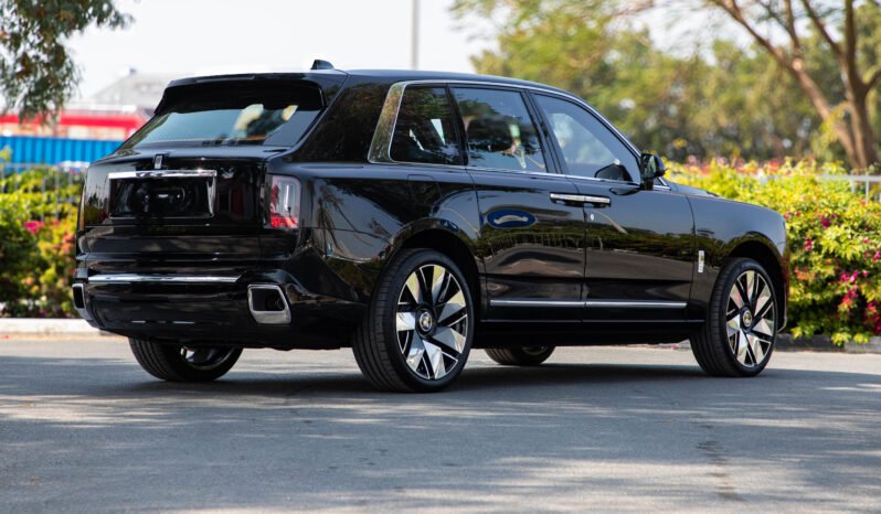 
								2025 Rolls Royce Cullinan full									