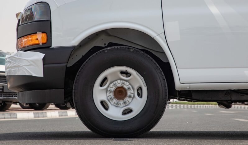 
								2024 GMC Savana 2500 EXT Cargo full									