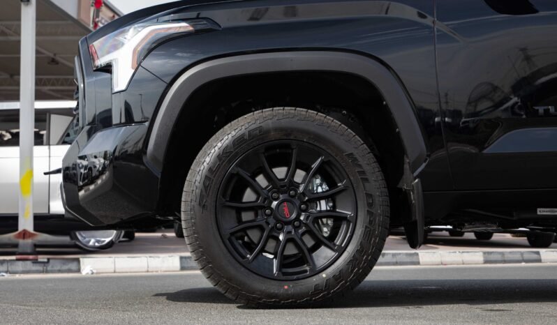 
								2025 Toyota Tundra Limited TRD Off Road full									