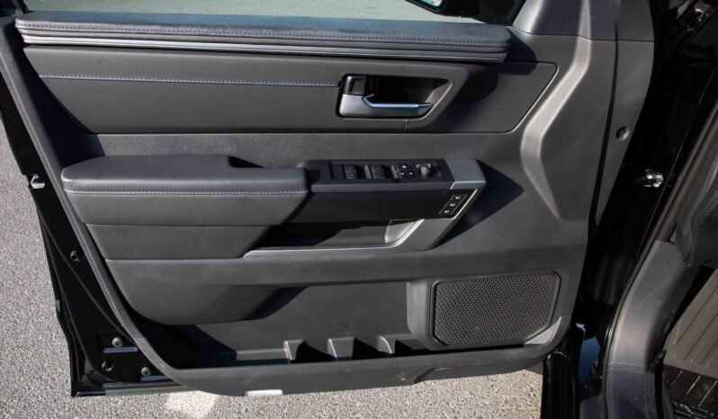 
								2025 Toyota Tundra Platinum 4WD full									
