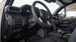 
										2024 Toyota Tacoma Limited 4WD Hybrid full									