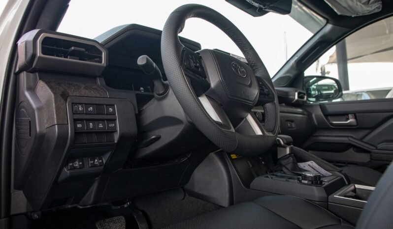 
								2024 Toyota Tacoma Limited 4WD Hybrid full									