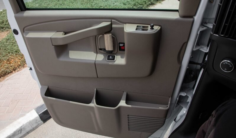 
								2024 GMC Savana 2500 EXT Cargo full									