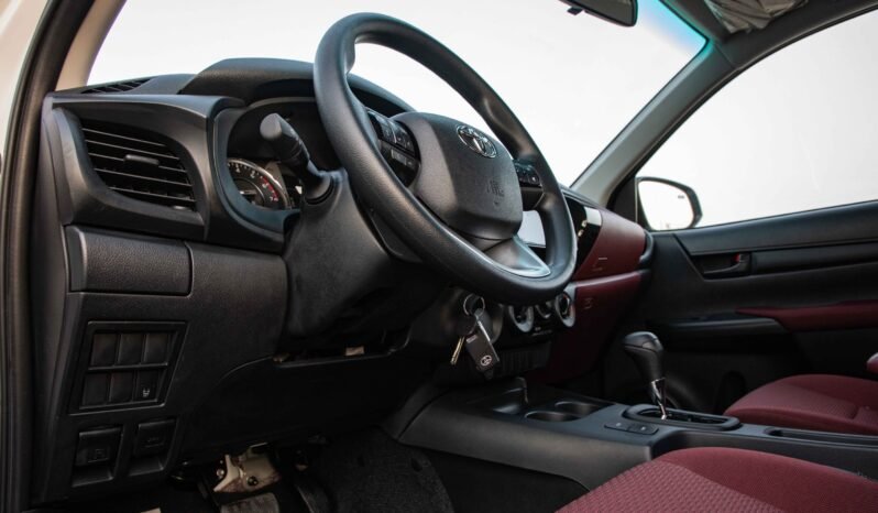 
								Toyota Hilux DC 4WD 2.7 GLXS V1 AT GASOLINE PUSH START full									