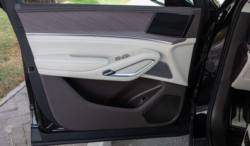 
								2025 Denza N9 2.0T Premium Plugin Hybrid 6Seater full									