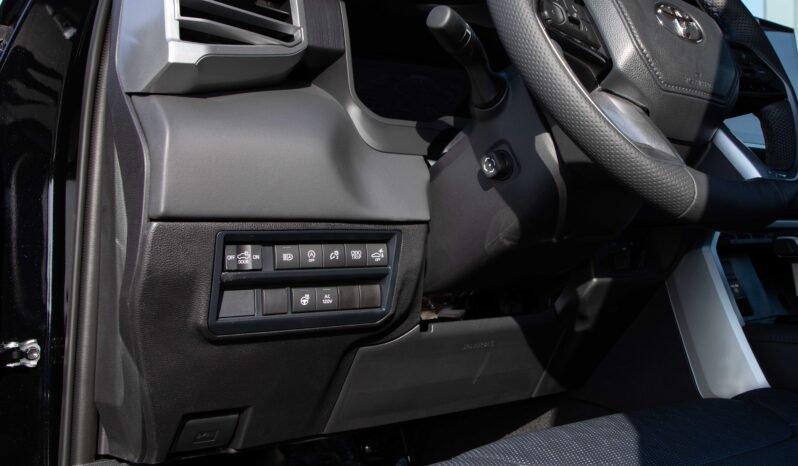 
								2025 Toyota Tundra Platinum 4WD full									
