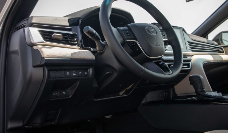 
								2025 Toyota Camry 2.5 E+ FWD Hybrid full									