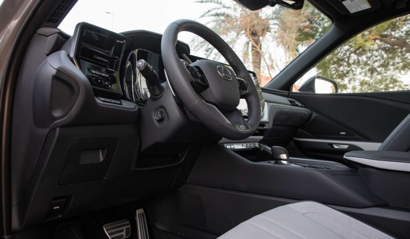 
								2025 Lexus TX 500h F3 full									