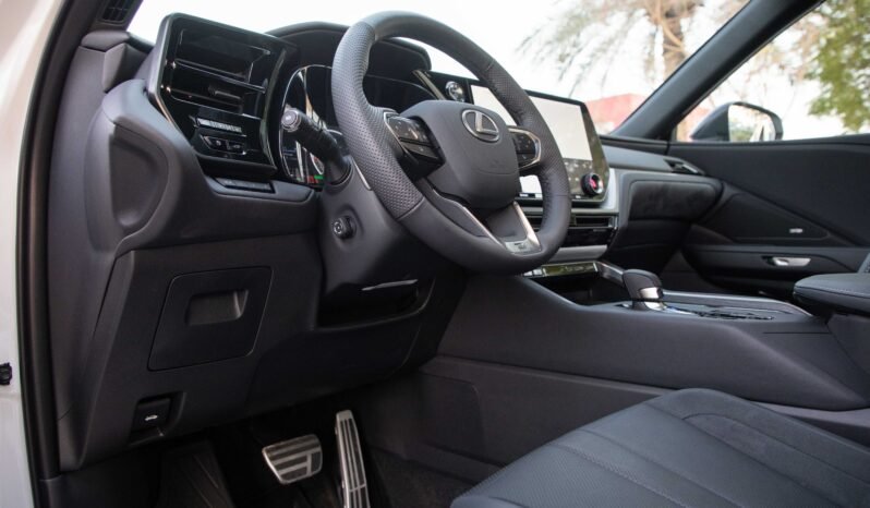 
								2025 Lexus TX500h F Sport 3 full									