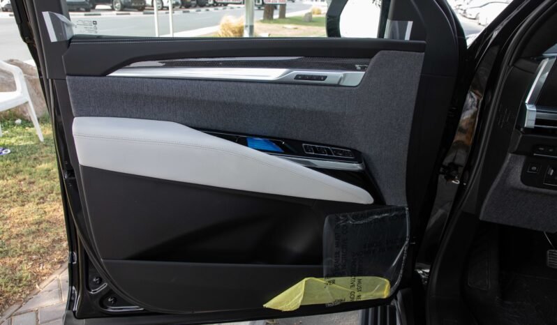 
								Cadillac Escalade V-SERIES full									