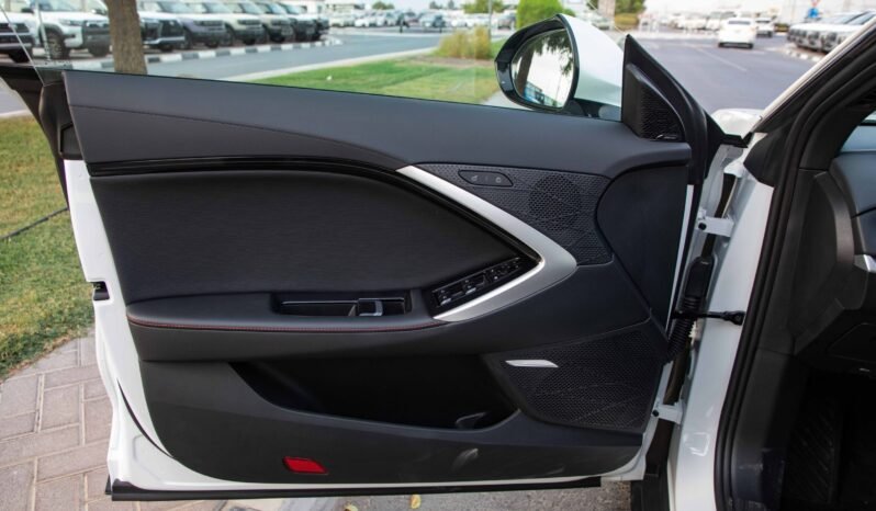 
								2025 MG 7 Elegance Sport Package with Spoiler 1.5T full									