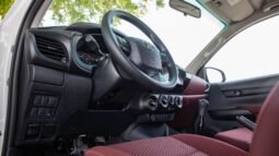 
										2025 Toyota Hilux D/C 4WD DSL DLX-G A/T full									