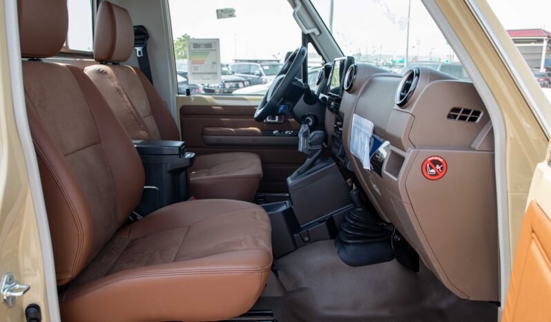 
								2025 Toyota LC79 LX Z1 AT 4WD SC 2-Doors full									