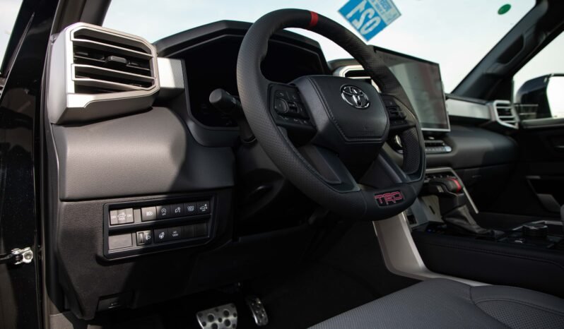 
								2025 Toyota Tundra LTD TRD Offroad full									