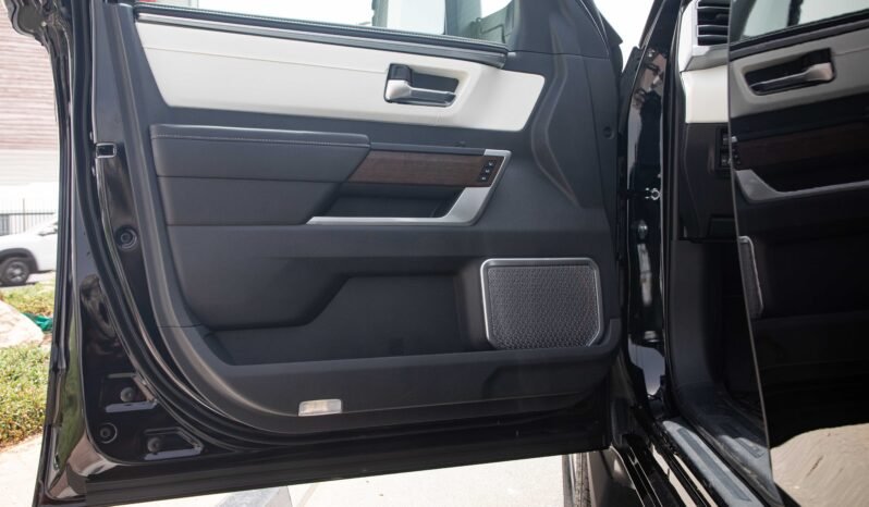 
								2025 Toyota Tundra Capstone 4WD Hybrid full									