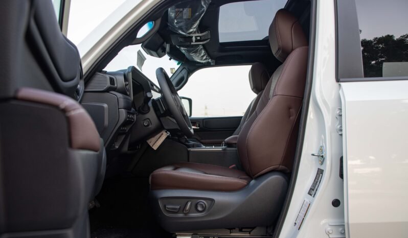 
								2025 Toyota Land Cruiser iForce Max Hybrid 4WD full									
