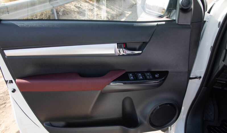 
								2025 Toyota Hilux D/C 2.7 GLXS-V1 A/T Push Start full									