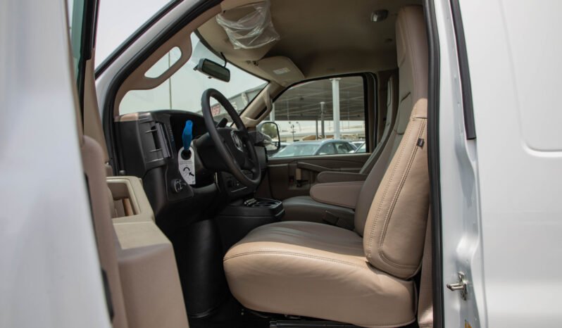 
								2024 GMC Savana 2500 EXT Cargo full									
