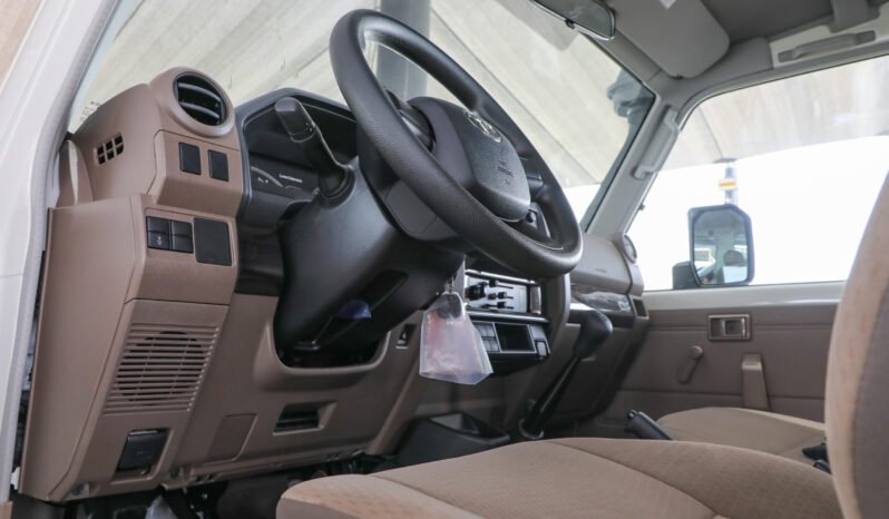 
								2025 Toyota Land Cruiser 70 78 2.8L T/DSL-E full									