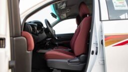 
										Toyota Hilux DC 4WD 2.7 GLXS V1 AT GASOLINE PUSH START full									