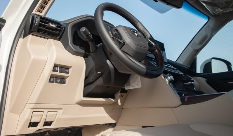 
								2025 Toyota Land Cruiser LC300 3.3 TT DSL GXR LIMITED full									