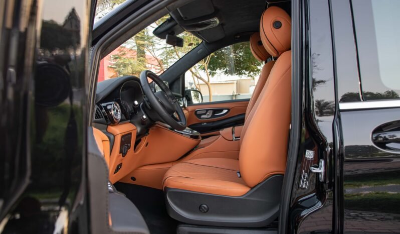 
								2023 Mercedes-Benz 350 V350 L full									