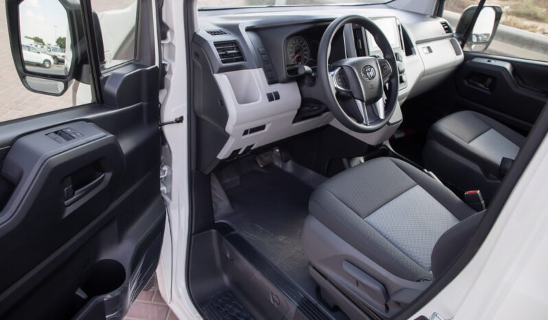 
								TOYOTA HIACE HIGH ROOF 13S P 3.5L GL full									