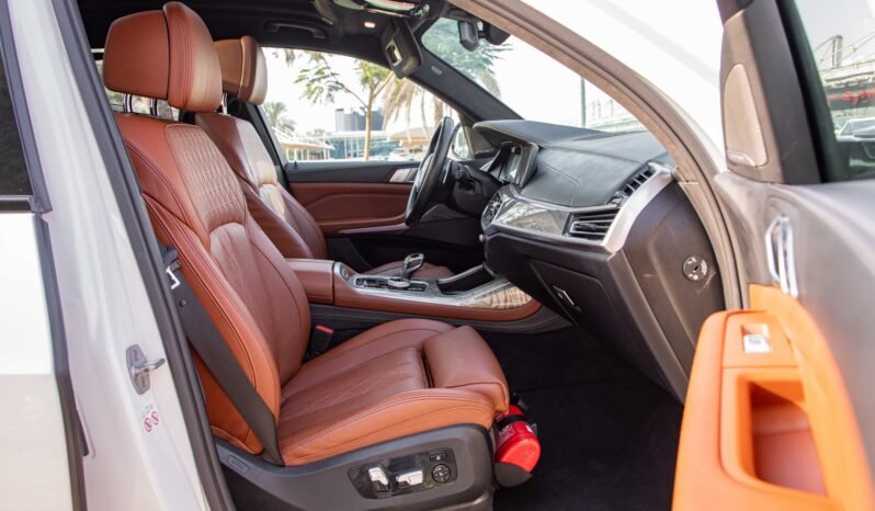 
								BMW X7 MASTERCLASS XDRIVE40i full									