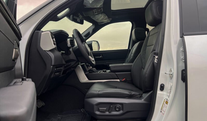 
								2025 Toyota Tundra Limited 4WD Hybrid Nightshade full									