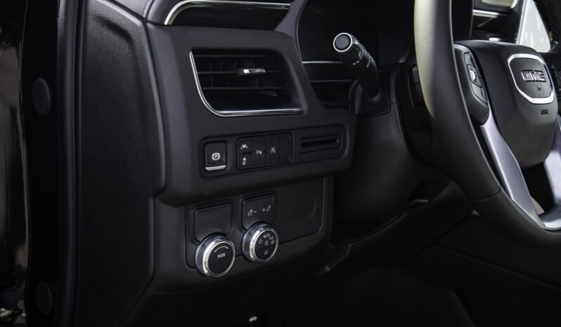 
								2024 GMC Yukon XL SLE RWD full									
