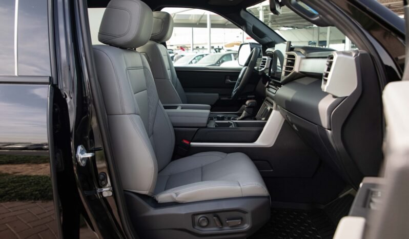 
								2025 Toyota Tundra Limited TRD Off Road full									
