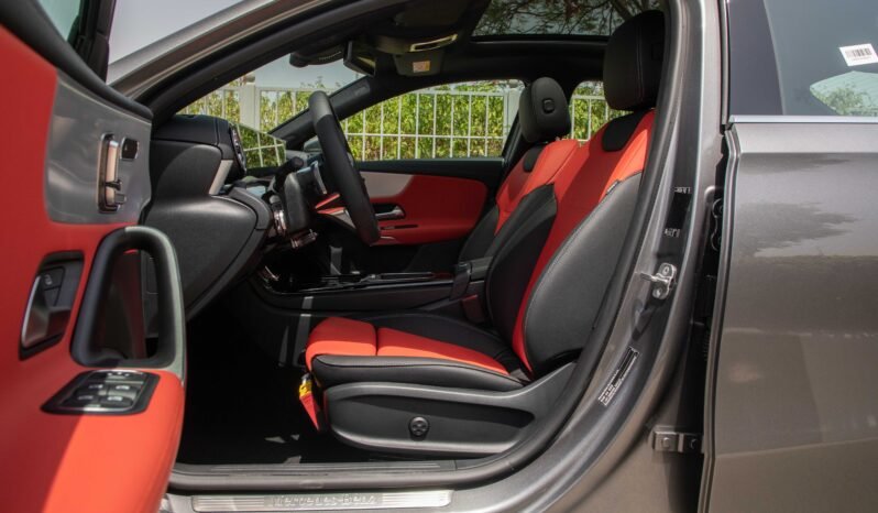 
								2025 Mercedes-Benz A200 Sedan full									