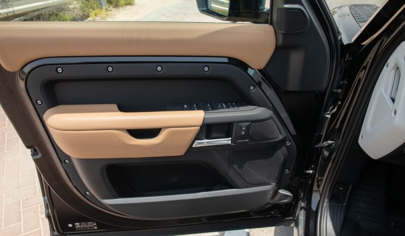 
								2025 LAND ROVER DEFENDER X-DYNAMIC SE full									