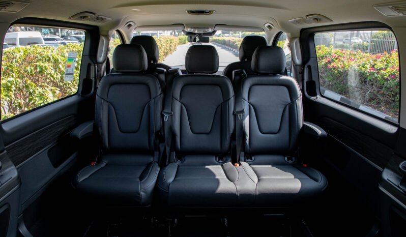 
								2025 Mercedes-Benz V300 Avantgarde+ 8Seat full									