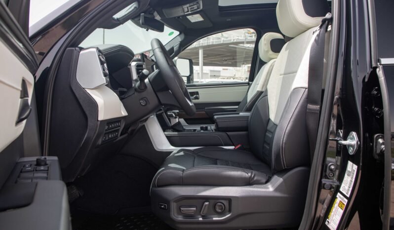 
								2025 Toyota Tundra Capstone 4WD Hybrid full									