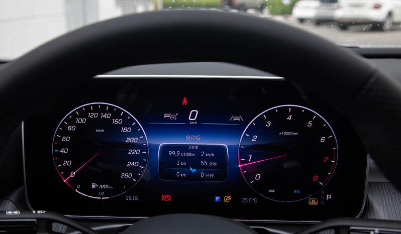 
								2025 Mercedes-Benz C200L full									