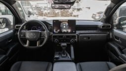 
										2024 Toyota Tacoma Limited 4WD Hybrid full									