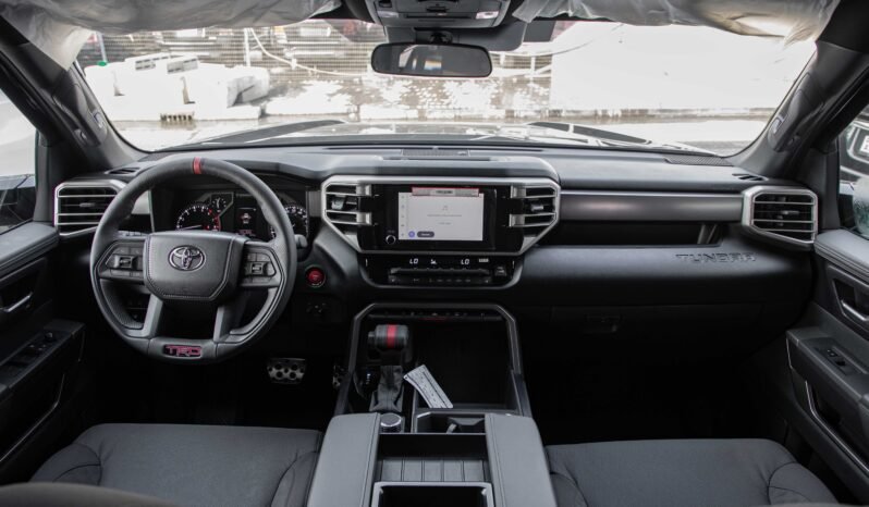 
								2025 TOYOTA TUNDRA SR5 TRD OFF-ROAD full									