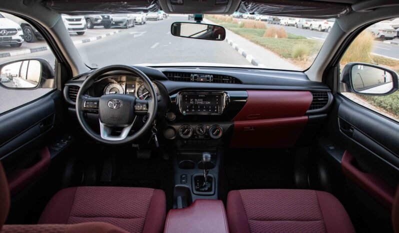
								Toyota Hilux DC 4WD 2.7 GLXS V1 AT GASOLINE PUSH START full									