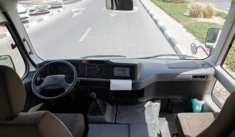 
								TOYOTA COASTER BUS CST H/R 23S D 4.0L full									