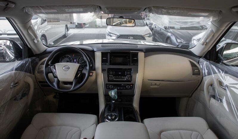 
								2024 Nissan Patrol 4.0L XE A/T P full									