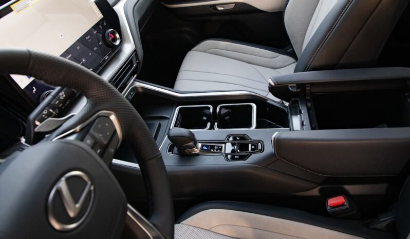 
								2025 Lexus TX 500h F3 full									