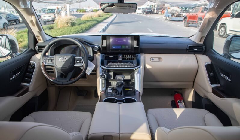 
								2025 Toyota Land Cruiser LC300 3.3 TT DSL GXR LIMITED full									