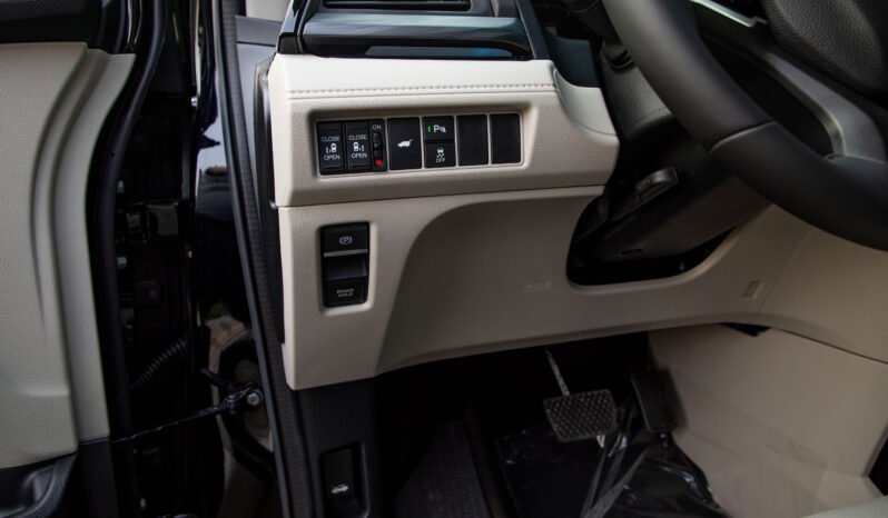 
								2025 Honda Odyssey Touring full									