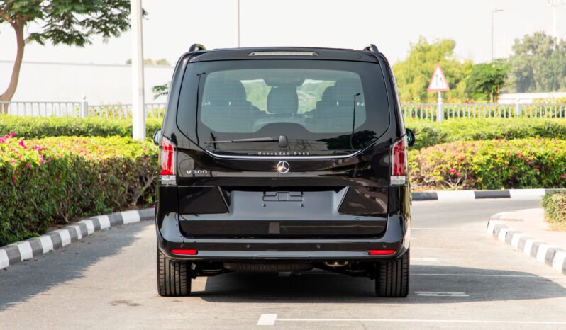 
								2025 Mercedes-Benz V300 Avantgarde+ 8Seat full									